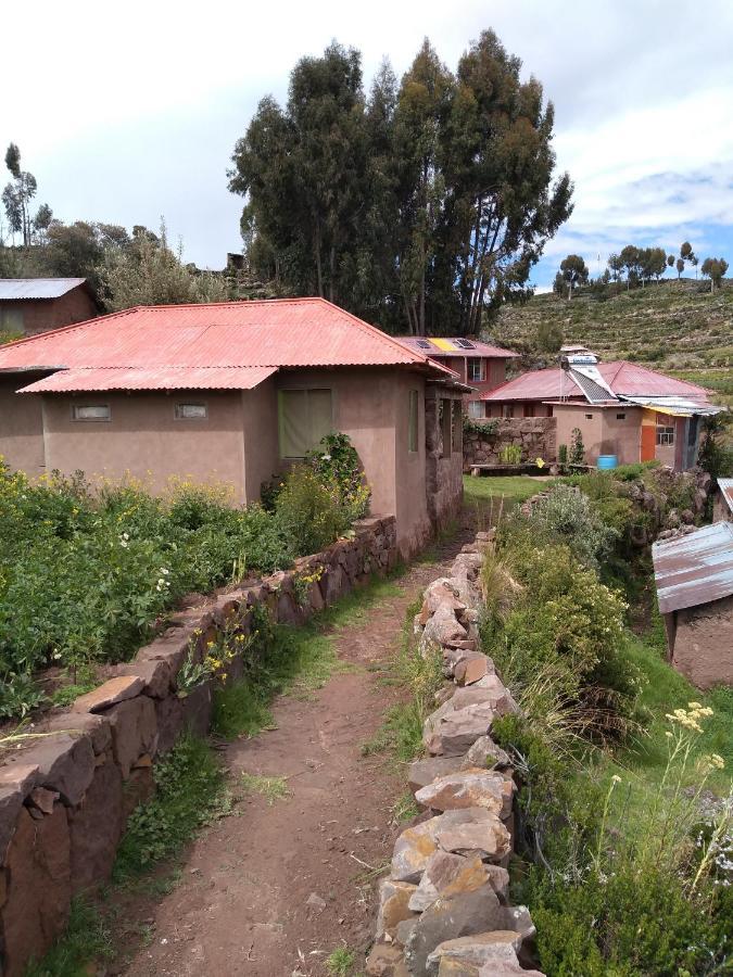 Taquile Familia Celso Hotel Huillanopampa Kültér fotó
