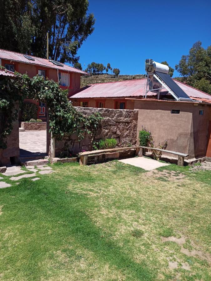 Taquile Familia Celso Hotel Huillanopampa Kültér fotó