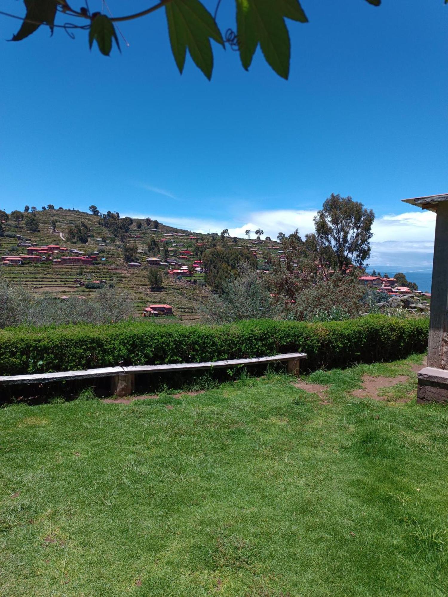 Taquile Familia Celso Hotel Huillanopampa Kültér fotó